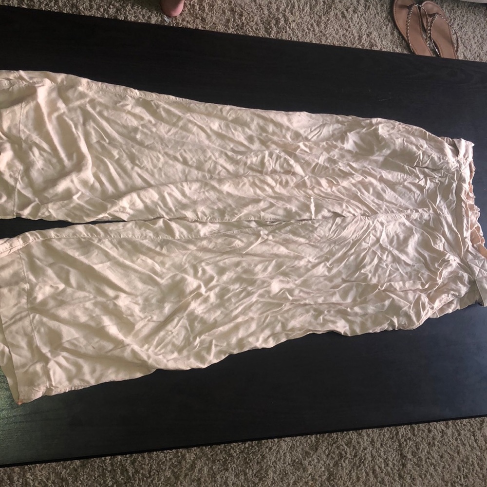 AE flows tan pants